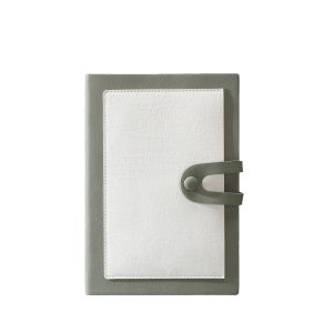 Magnetic clasp notebook